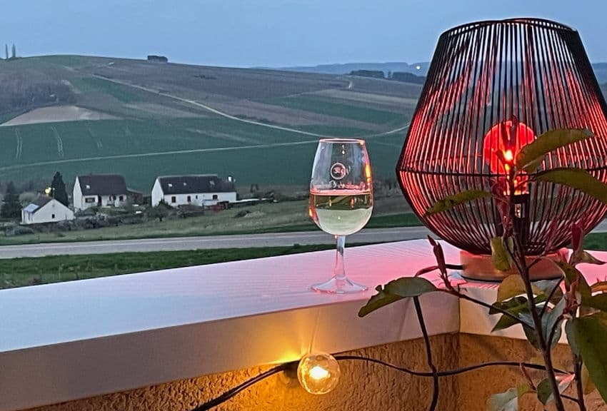 La première bougie a été soufflée en musique depuis la terrasse : la convivialité est de mise au « Belle Croix » !