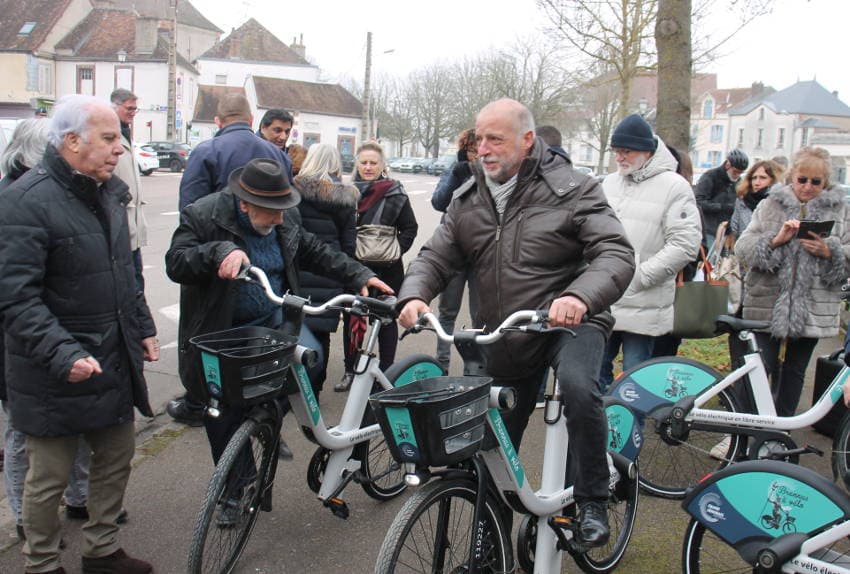 « Brennus à vélo » est lancé : les élus du Grand Sénonais en roue libre, façon « à bicyclette », pour l’inauguration !