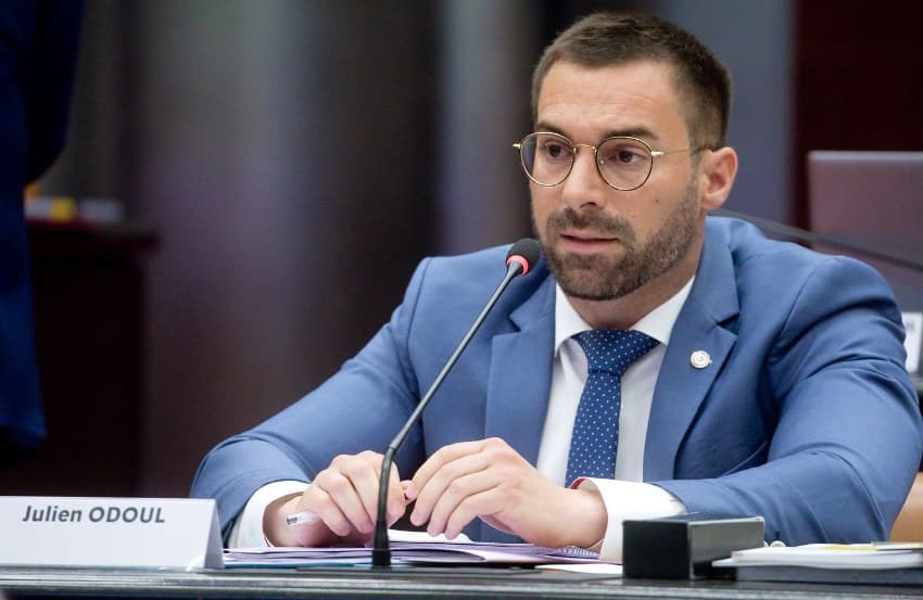 « Une visite avec une boussole et des pincettes » : Julien ODOUL tacle le président de la Région après sa venue dans l’Yonne