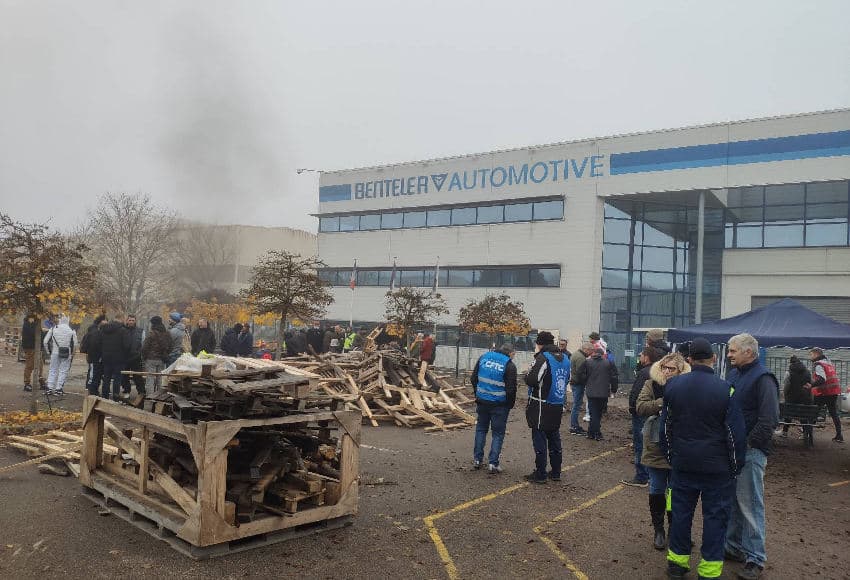 Les emplois du secteur automobile se défendent dans la rue à l’appel de Force Ouvrière, la CGT et la CFTC