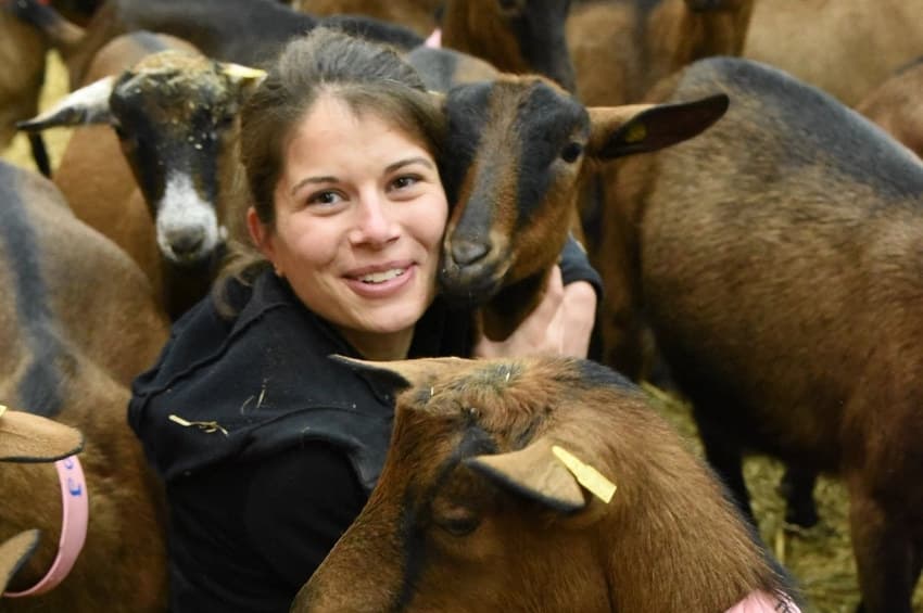 Le SOS de Claire GENET pour nourrir ses chèvres : recherche luzerne bio et foin de qualité en priorité !
