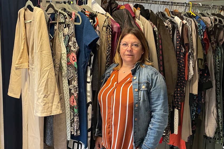 RAPID’COUTURE se diversifie avec la vente de vêtements féminins : du cousu main pour Isabelle BRETAGNE…