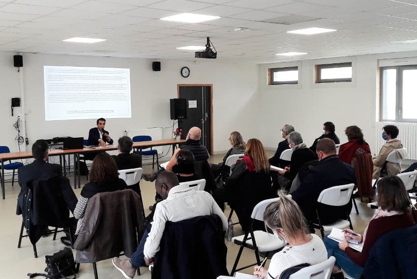 Un fléau idéologique exposé aux personnels des lycées Janot et Curie à Sens : la radicalisation gangrène les plus jeunes