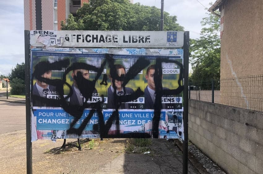 La frénésie électorale s’affiche un peu trop à Sens : la Ville procède au nettoyage de printemps !