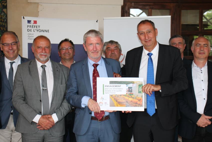 L’alimentation saine et qualitative met en appétit les institutionnels de l’Yonne : une charte et des engagements !