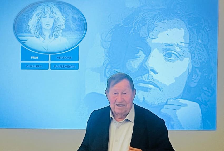 « Les Grandes Oreilles » n’ont d’yeux que pour Guy ROUX, analyste de « Coup de Tête » au Ciné-club de Saint-Bris !