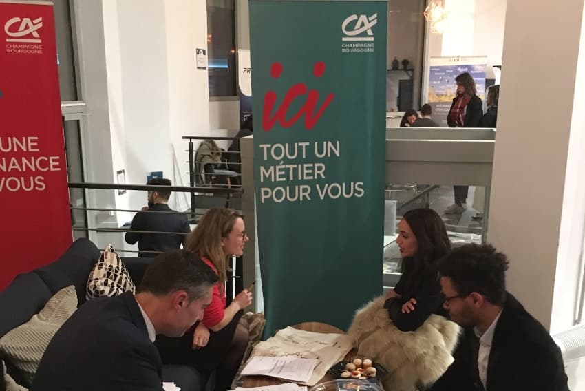 « Premier Stage, Premier Job » : 83 candidats se prêtent au jeu d’entretiens privilégiés pour 17 postes à pourvoir…