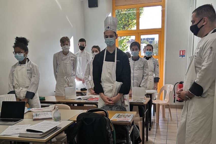 Le temps suspendu au lycée Vauban : une minute de silence pour mieux se recueillir…