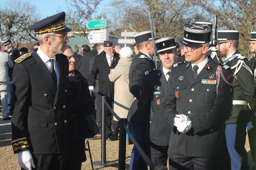 Le nouveau préfet échange avec le colonel du SDIS : les sapeurs-pompiers sont déjà à l’honneur…