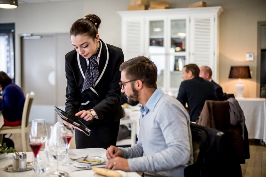 Le déjeuner de rentrée s’annonce déjà prometteur au « COM’DES CHEFS »…