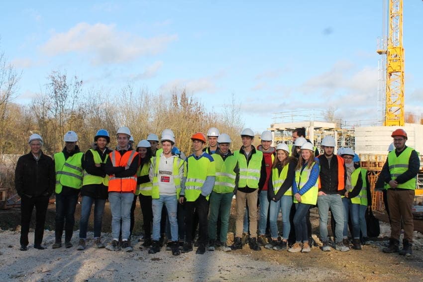Les étudiants « Génie civil » de l’IUT d’Auxerre visitent le chantier du Pôle environnemental communautaire
