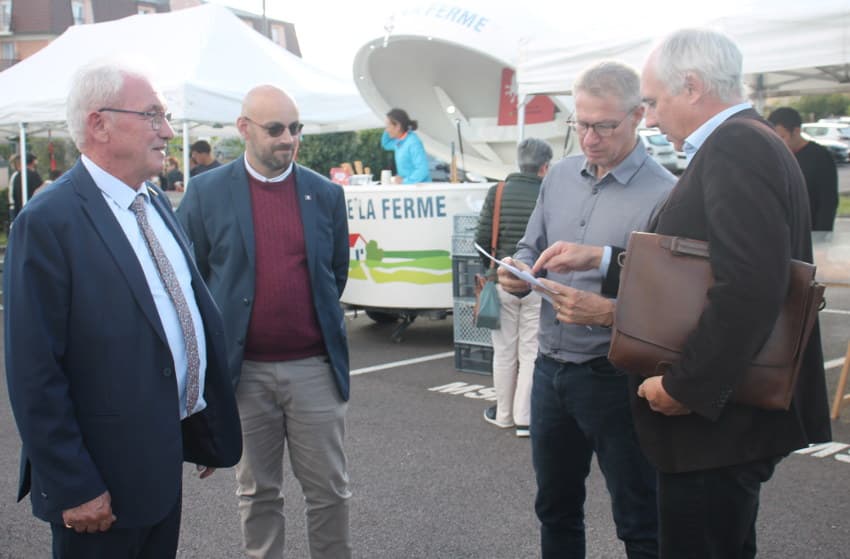 Il soutient les initiatives favorables aux producteurs locaux : Daniel GRENON en invité « surprise » au drive fermier !