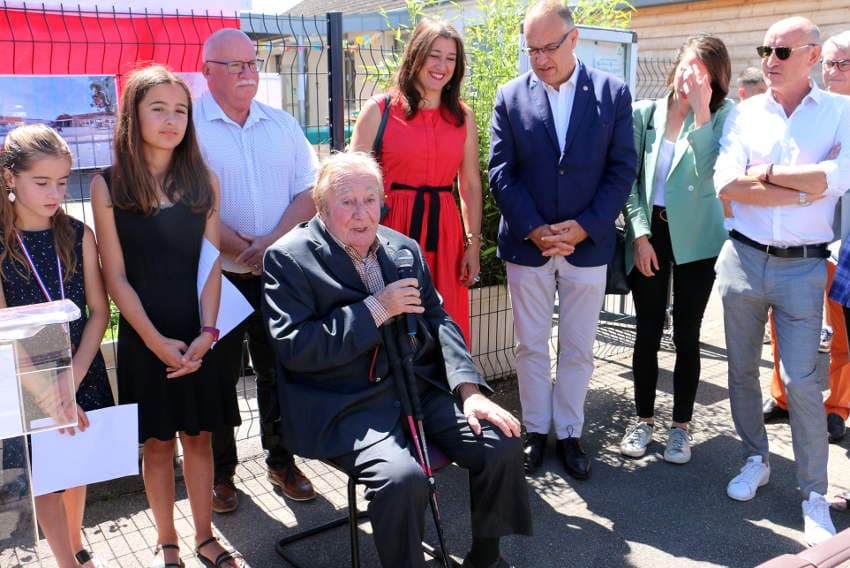 Le groupe scolaire de Laborde porte désormais son nom : le plus beau des cadeaux offert à Jean-Pierre SOISSON