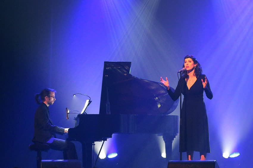 Magloire SIOPATHIS accueille la chanteuse Christelle LOURY : des vœux en parfaite harmonie à Appoigny
