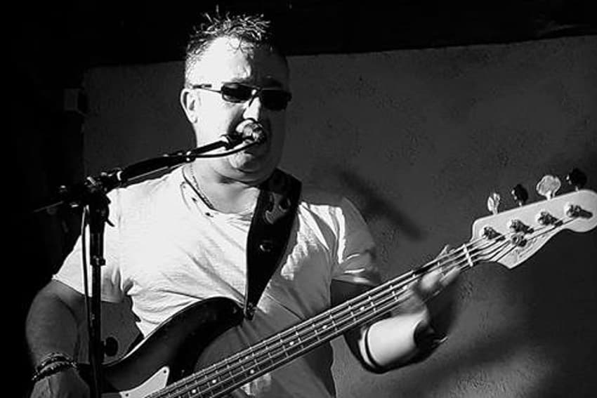 AROZENN disputera son quart de finale du festival EMERGENZA sur une scène rock à Paris le 13 avril…