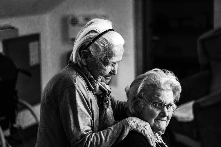 Nous avons besoin de nos anciens et nous les aimons : il faut sauver les seniors en prenant des initiatives !
