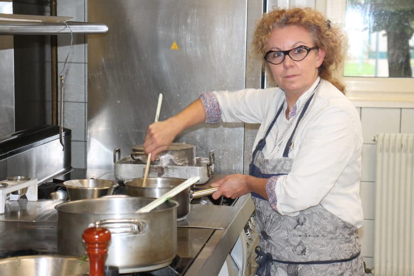 Clin d’œil : Cécile RIOTTE en mode « Grand Repas » valorise le terroir icaunais à la sauce gastronomique !