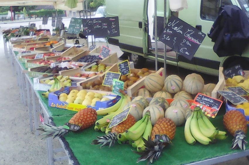 Le nombre de ses commerçants progresse : le marché de Gy l’Evêque ne connaît pas la crise