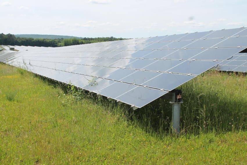 La centrale solaire de Massangis va connaître des évolutions : plus d’installations pour une énergie propre…