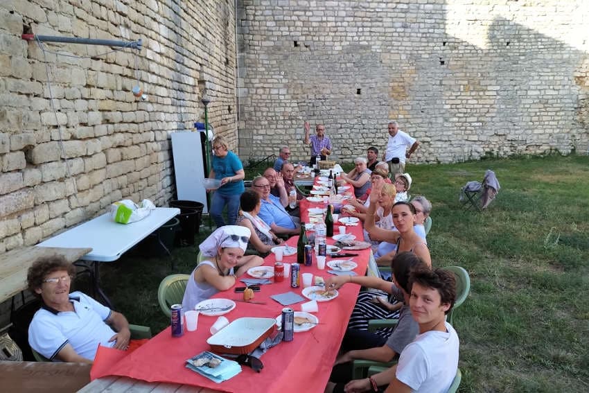 Les BALADINS bientôt en représentations théâtrales : les Amis du Château profitent d’ultimes instants de répit….