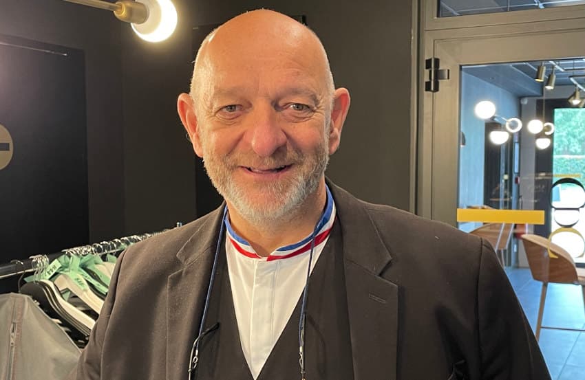 Regard d’expert : Serge GOULAIEFF cornaque la sélection tricolore des Worldskills 2024 catégorie maître d’hôtel