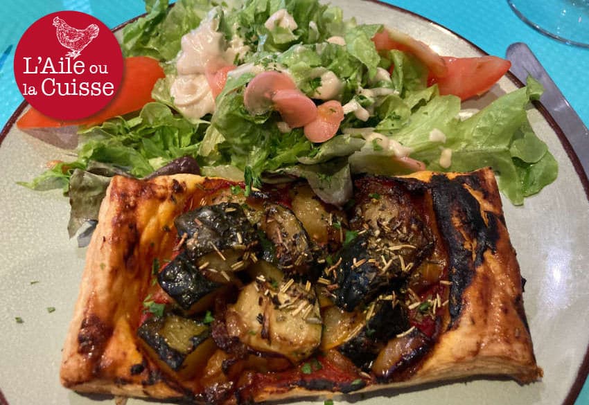 L’Aile ou la Cuisse : le « Bar restaurant de la Halle », un jour avec le sourire…mais sans réelle inspiration ?