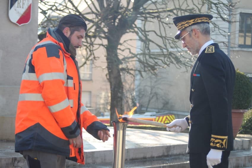 Prise de fonction du nouveau préfet de l’Yonne : Henri PREVOST accomplit son premier geste officiel…