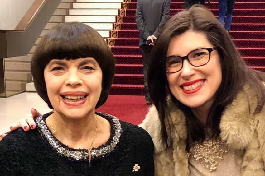 Christelle LOURY disserte avec Mireille MATHIEU : échange au sommet à l’ambassade de Russie…