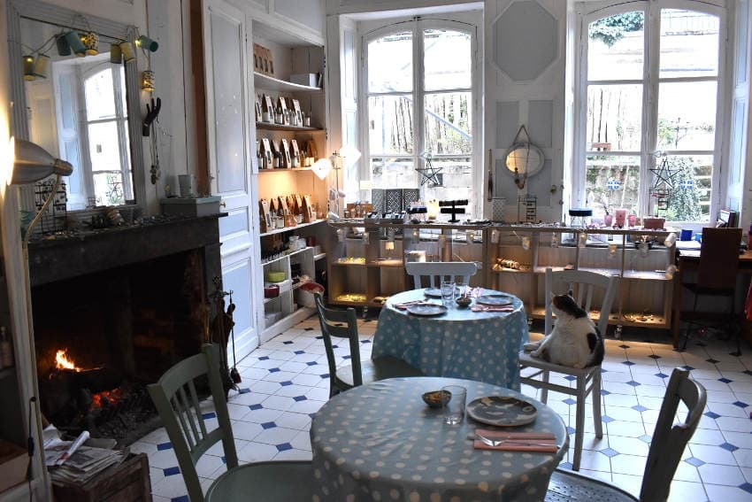 La maison du bonheur existe : Prunelle, ambassadrice initiatique du bien-être, en est son hôte…