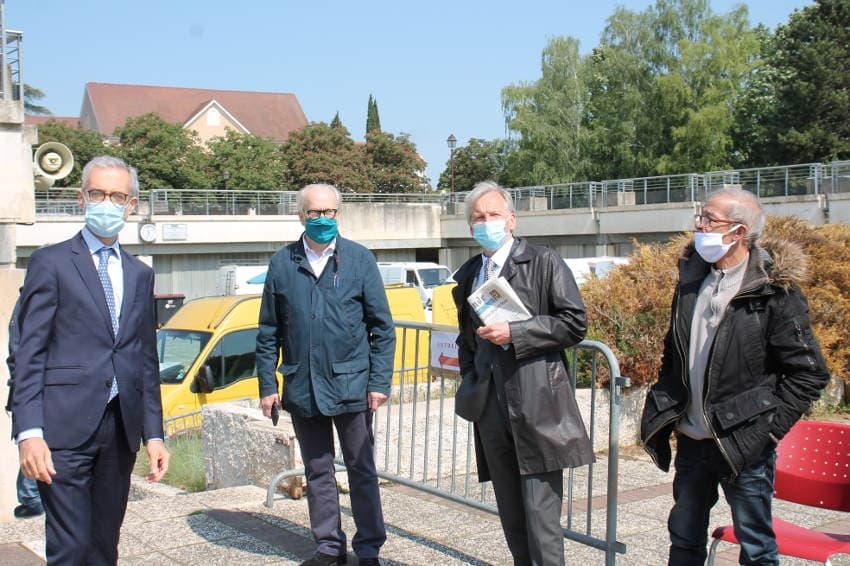 Les officiels visitent le marché de l’Arquebuse : les conditions sont réunies pour la reprise des activités
