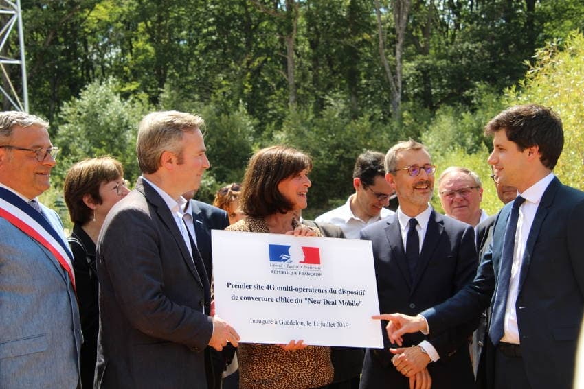 Une victoire pour la ruralité : le premier pylône de la téléphonie 4G mutualisée fonctionne à Guédelon !