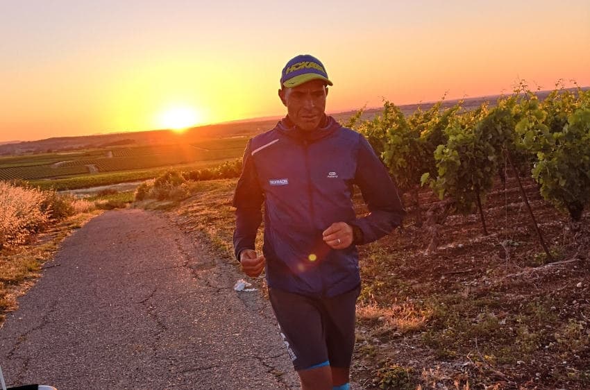Après son périple à pied jusqu'au Maroc, Abder EL BADAOUI ne descend plus de son petit nuage…