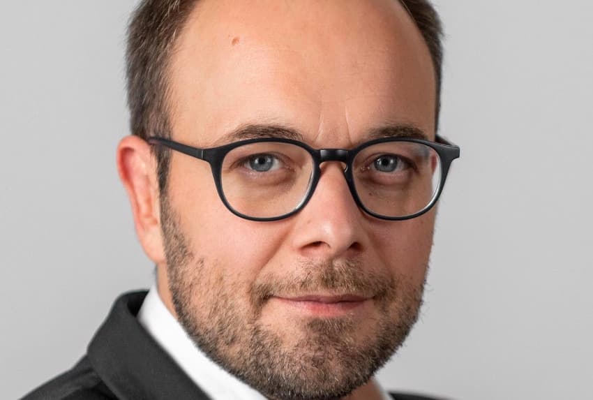 Le repas républicain lui reste sur l’estomac : Nicolas SORET ne digère pas le geste d’impolitesse à son égard