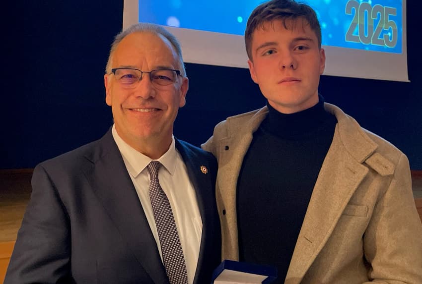 Piloter des tracteurs lui réussit : Gaëtan CHIGNARDET, 3ème du concours national « Dix de Conduite », plébiscité par Venoy