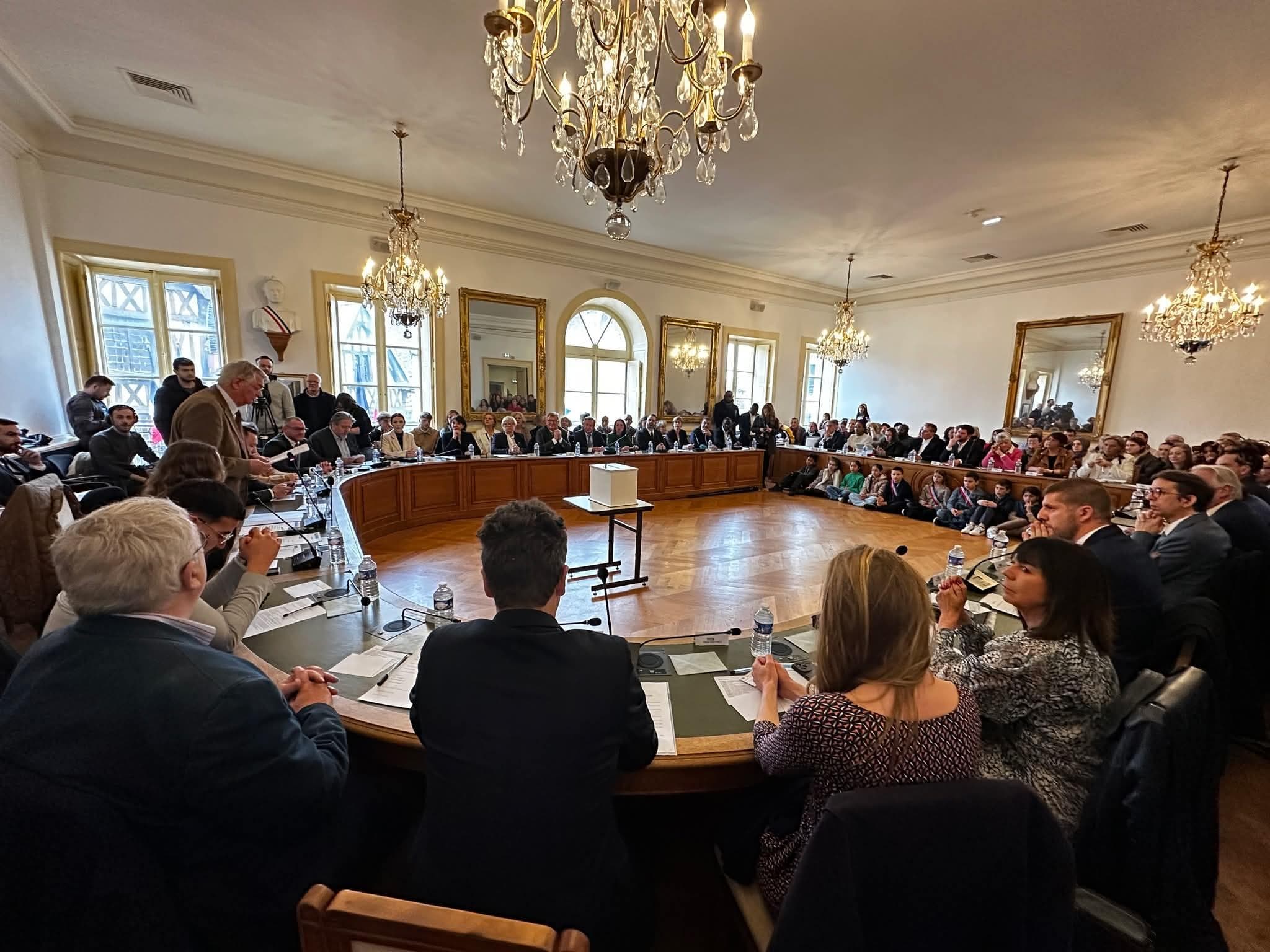 Conseils municipaux du 5 juin : pourquoi les communes de l'Yonne étaient convoquées