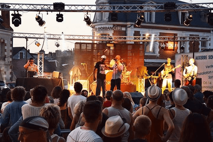 Garçon, la note ! rallume les platines dans l'Yonne
