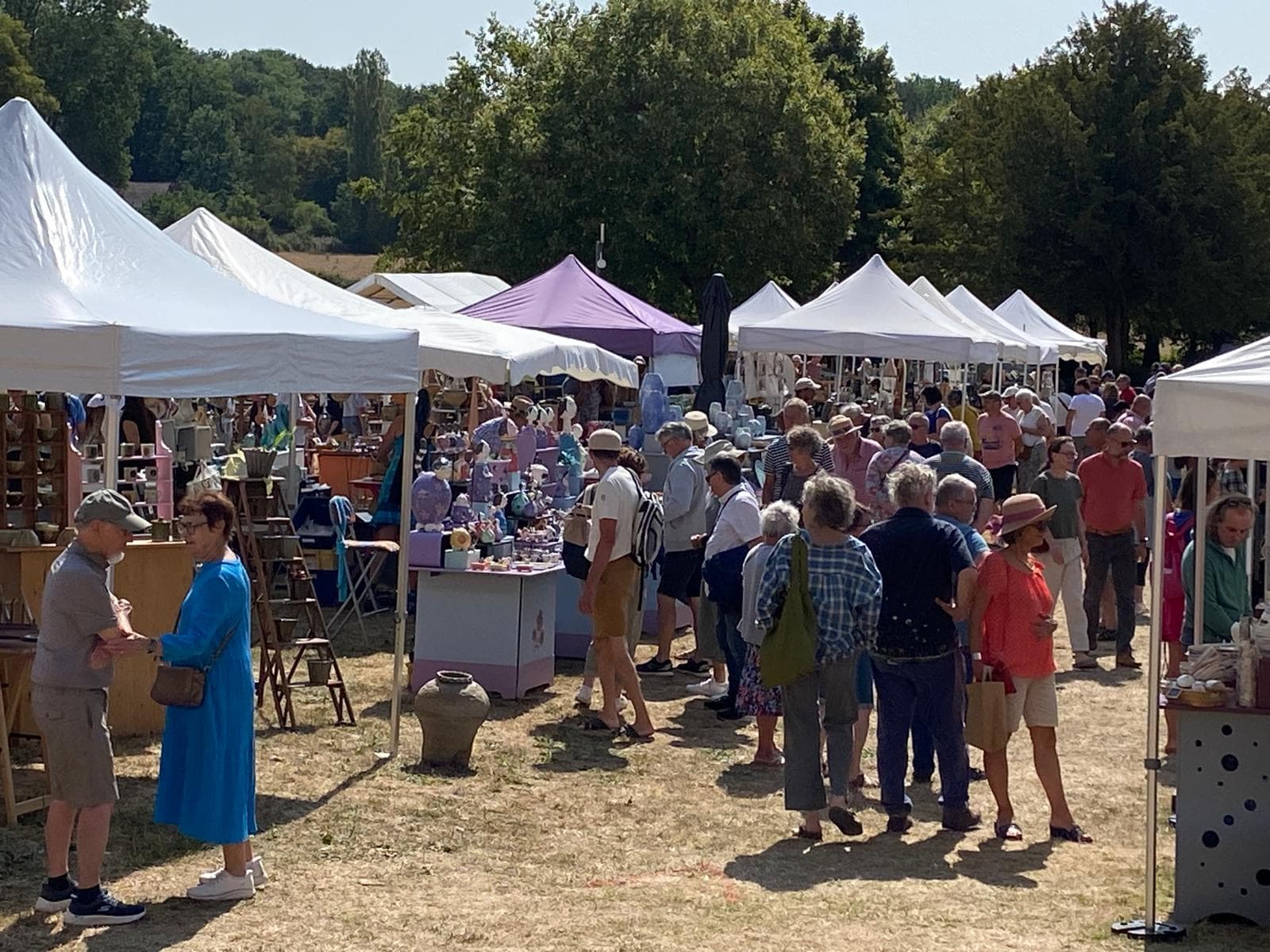 La Foire des Potiers bat son plein ce dimanche à Saint-Sauveur-en-Puisaye