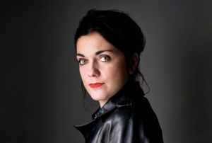 « La romancière qui fait sensation à l’heure actuelle avec la publication du livre « Fille en colère sur un banc de pierre », Véronique OVALDE rencontrera ses lecteurs à la librairie OBLIQUES à Auxerre le samedi 07 janvier… Du lourd pour débuter 2023 ».