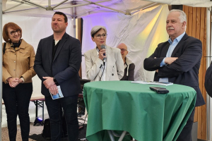 « Le député André VILLERS et la conseillère départementale Arminda GUIBLAIN n’auront pas manqué de saluer les initiatives prises par la municipalité de Gurgy en matière d’attractivité touristique lors de la réouverture de l’escale fluviale, très prisée par les plaisanciers se promenant sur l’Yonne. Une escale à fréquenter sans modération… ».