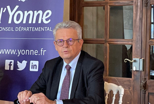 « La consultation sur le retour partiel à 90 km/h a suscité l’enthousiasme de plus de 9 000 Icaunais qui y sont favorables. Toutefois, ce sont 500 km des 4 875 km de voirie départementale qui seraient concernés en cas d’application de la mesure. Un premier succès pour le président Patrick GENDRAUD qui en avait fait un cheval de bataille électoral… ».