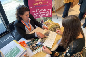 « Le tourisme de groupes se réinvente lors du second salon spécifique concocté par l’agence de développement Yonne Tourisme au Domaine BROCARD. 23 exposants ont accueilli près de 70 professionnels prêts à faire bouger les lignes en 2022… ».