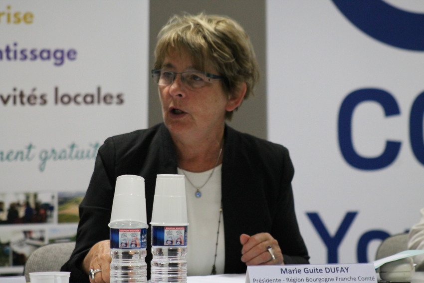 « Que ce soit auprès des entrepreneurs de l’AET ou des représentants institutionnels, la présidente de la région Bourgogne Franche-Comté Marie-Guite DUFAY devait réaffirmer lors de sa venue en septembre tout son intérêt et son soutien au développement économique de ce territoire. « Il est nécessaire de vivre le présent en anticipant l’avenir en se dotant de tous les atouts pour accroître l’attractivité territoriale… ». Un soutien sans ambages à la ruralité… ».