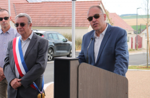  « « On ne peut plus laisser le temps jouer contre nous… ». Christophe BONNEFOND, premier vice-président de l’Auxerrois demande davantage de réactivité et d’agilité dans les projets fonciers afin de conserver l’attractivité du territoire face à d’autres bassins de vie… ». 