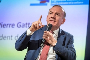 « Pierre GATTAZ, le numéro un du MEDEF national, évoquera la situation économique de la France et les mutations sociales nécessaires pour la rendre plus compétitive et attrayante à l’investissement… ».