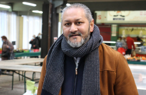 « C’est la toque étoilée, originaire de l’île Maurice Franco BOWANEE qui a concocté le menu gastronomique servi lors de la 6ème édition de la Journée des Restaurateurs et des Commerçants indépendants chez METRO…On y notait la présence de Didier CHAPUIS, patron des FESTINS, en discussion avec François HENARD, professeur de cuisine au lycée Vauban ».