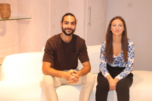 « Créée en juillet 2022, l’agence de communication « AAZ Marketing » fête brillamment son troisième anniversaire en s’offrant un nouvel espace commercial, en plein centre d’Auxerre, au 57 de la Rue du Temple. Une manière positive et concrète d’optimiser sur l’avenir pour son dirigeant de 28 ans, Raphaël BOU MEJAHED… ».