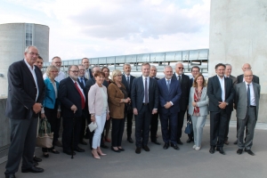 « Une dizaine d’ambassadeurs, représentants de la France à l’étranger, ont pu rencontrer dans le cadre de leur nouvelle mission des entrepreneurs de l’Yonne, soucieux d’optimiser la fonction export. Dorénavant, les hauts fonctionnaires de l’Etat apporteront une contribution plus marquée aux initiatives économiques en faveur des grands comptes et des PME de l’Hexagone… ».