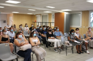 « Précurseur dans de nombreux domaines, le groupe scolaire Saint-Joseph La Salle ajoute avec cette rentrée une nouvelle classe préparatoire aux concours de Sciences Po et aux écoles de commerce. La suite logique de la prépa aux études médicales portée sur les fonts baptismaux en 2019 pour Marc BESANCENEZ… ».