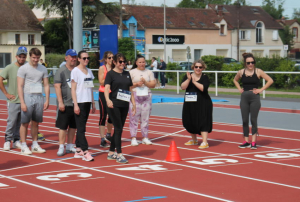 « Une version athlétisme dans le cadre du concept « Du stade vers l’emploi » porté, entre autres, par France Travail s’est tenue sur la piste du Stade Auxerrois en réunissant plus de 120 personnes volontaires, recruteurs et demandeurs d’emploi. Une manière insolite et physique de décrocher un job ou un entretien lors d’une animation des plus conviviales… ».