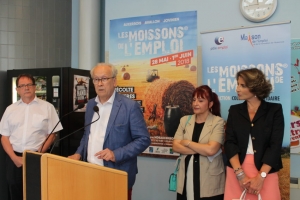 « Pilotées conjointement par la Maison de l’Emploi de l’Auxerrois et Pôle Emploi, les « Moissons de l’Emploi » se sont conclues sur une note positive avec la mobilisation de 155 participants qui ont collecté 384 offres tout secteur professionnel confondu. Des résultats très satisfaisant pour le président de la Maison de l’Emploi de l’Auxerrois, Guy PARIS, élu de la Ville, qui aimerait bien partager les vertus bénéfiques de ce concept avec d’autres structures sensibilisées dans l’Hexagone… ».